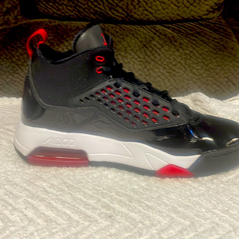 Jordan Maxin 200 - Picture 2 of 8